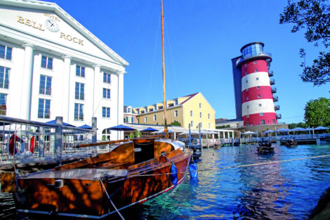 Ep12 Resort Bell Rock Aussenansicht See 01